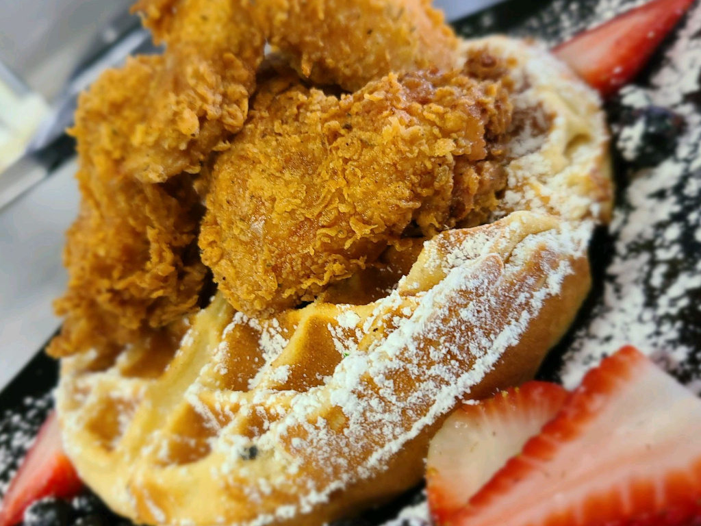 CHICKEN & WAFFLE