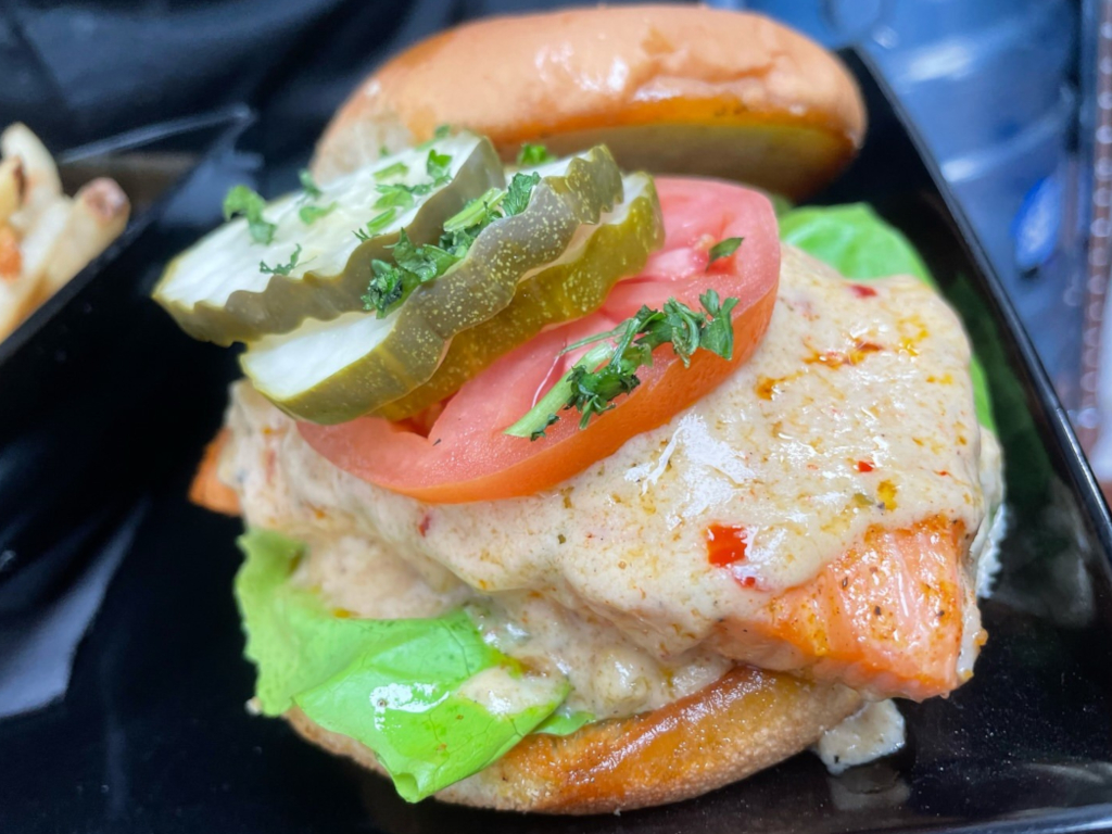 SALMON BURGER
